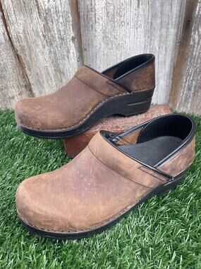 Dansko Professional Antique Brown Oiled Leather Clogs Women's Narrow EU38